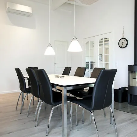 Stunning In With Wifi Casa de Férias Hjørring